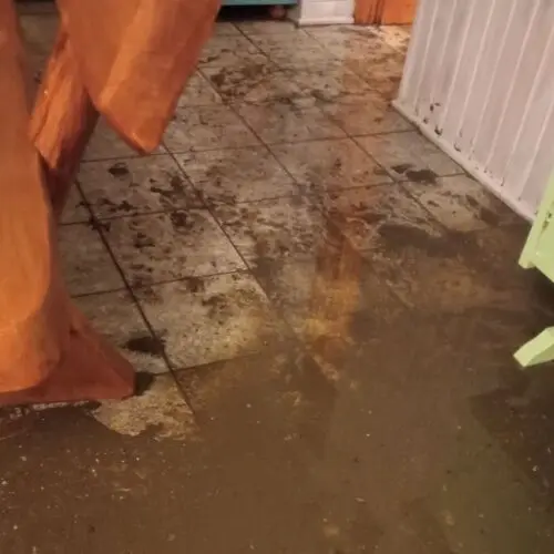 sprzątanie po zalaniu